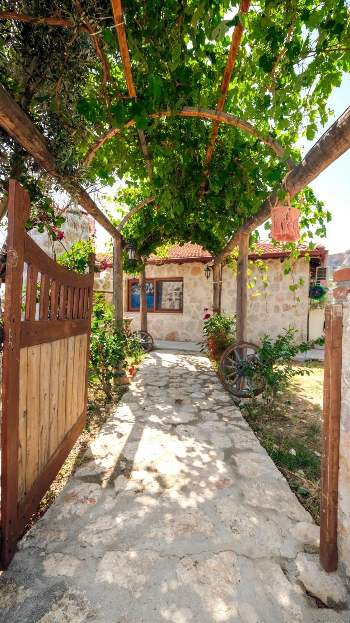 Likya House - Deniz Ve Doga Manzarali, Havuzlu Villa Patara Exterior foto